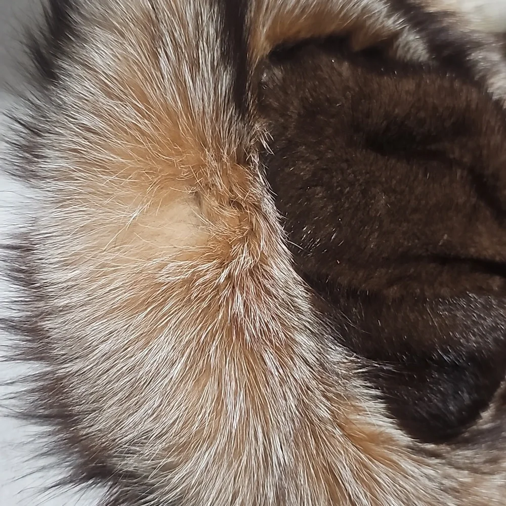 Henig Furs lining loose